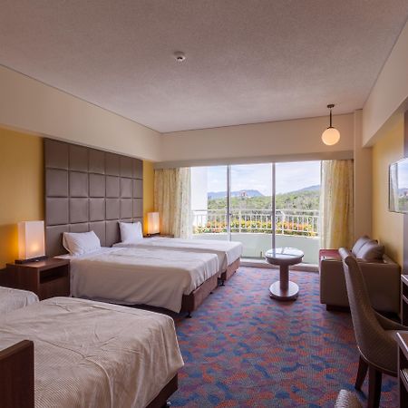 Okinawa Kariyushi Beach Resort Ocean Spa Онна Екстериор снимка