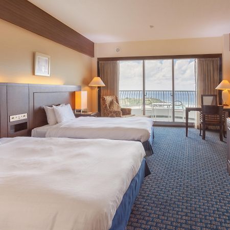 Okinawa Kariyushi Beach Resort Ocean Spa Онна Екстериор снимка
