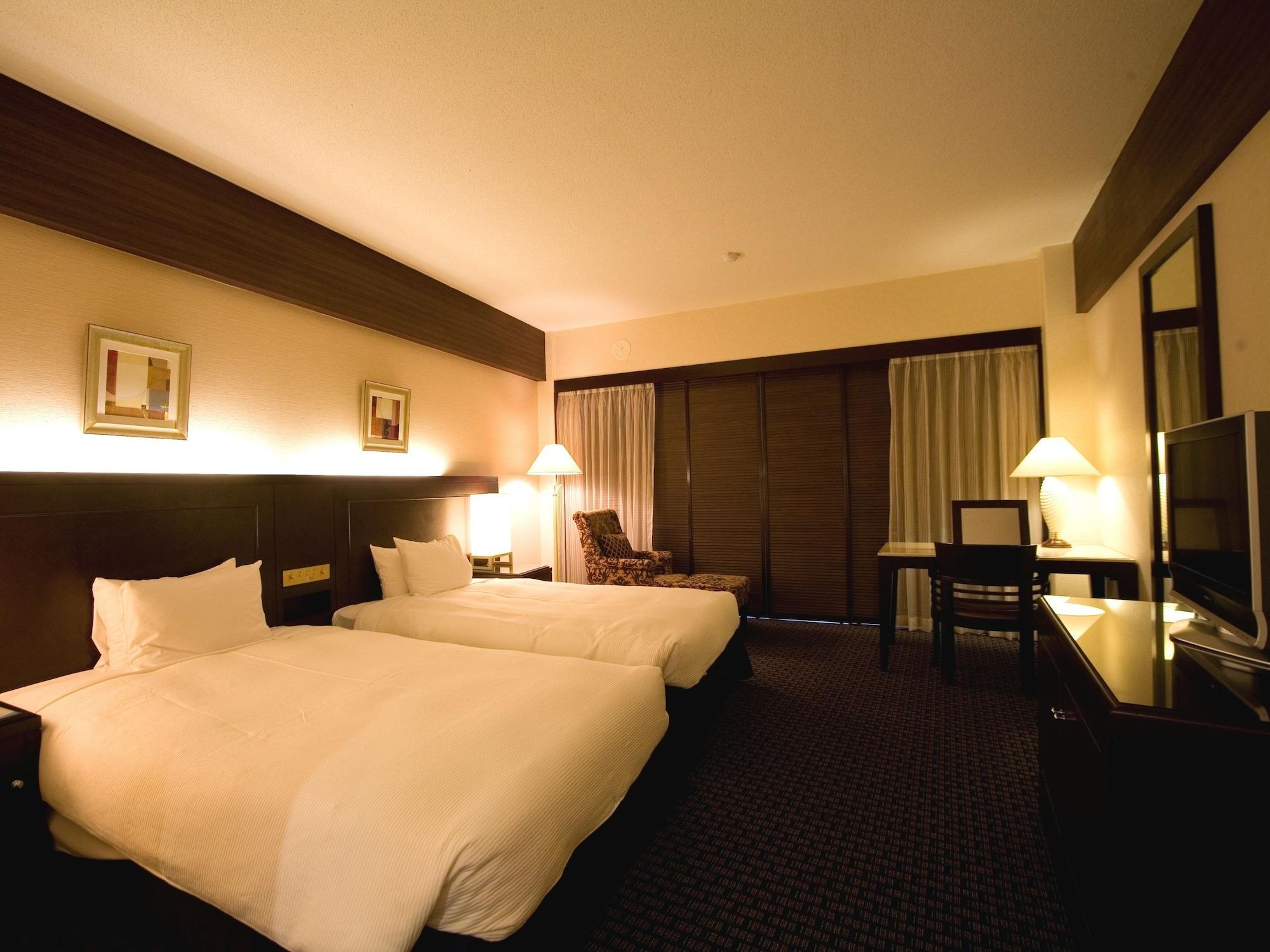 Okinawa Kariyushi Beach Resort Ocean Spa Онна Екстериор снимка
