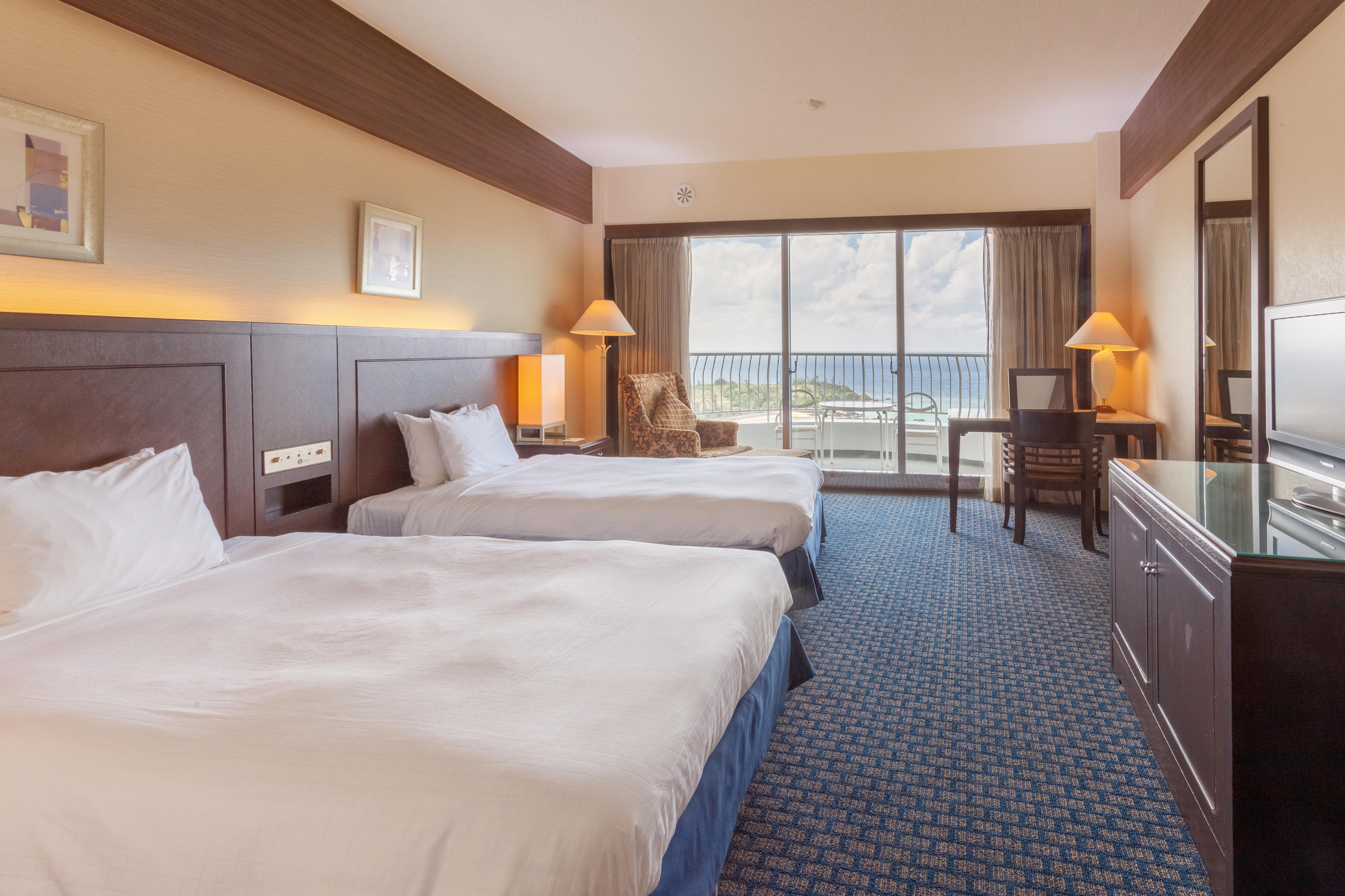 Okinawa Kariyushi Beach Resort Ocean Spa Онна Екстериор снимка