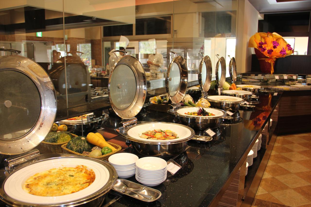 Okinawa Kariyushi Beach Resort Ocean Spa Онна Екстериор снимка