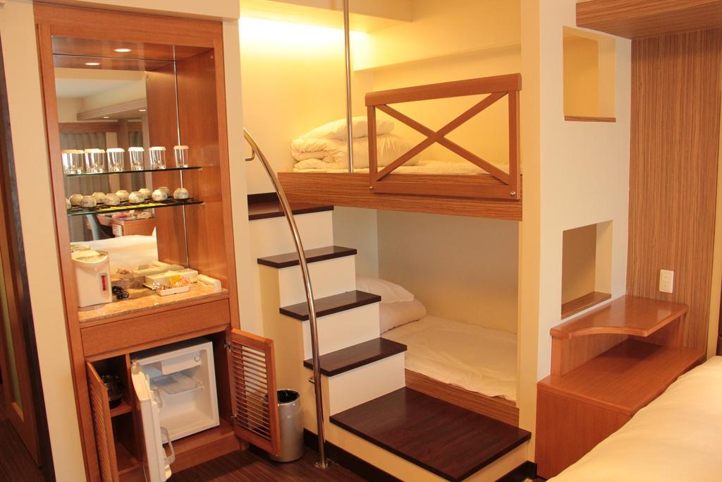 Okinawa Kariyushi Beach Resort Ocean Spa Онна Екстериор снимка