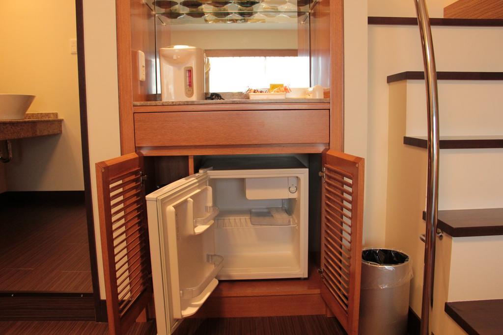 Okinawa Kariyushi Beach Resort Ocean Spa Онна Екстериор снимка