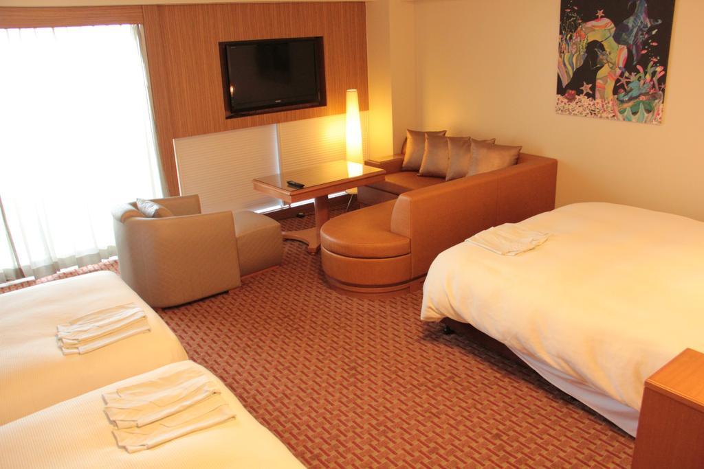 Okinawa Kariyushi Beach Resort Ocean Spa Онна Екстериор снимка