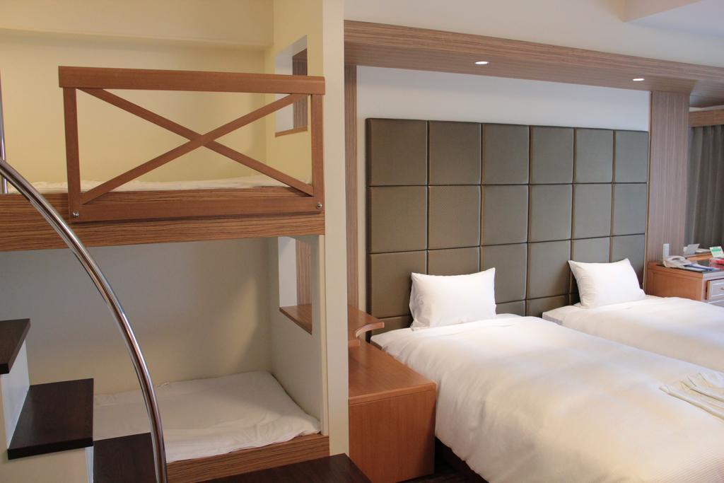 Okinawa Kariyushi Beach Resort Ocean Spa Онна Екстериор снимка