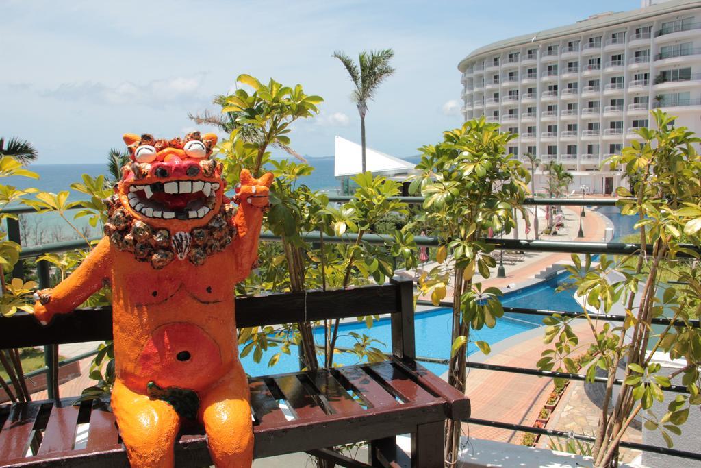 Okinawa Kariyushi Beach Resort Ocean Spa Онна Екстериор снимка