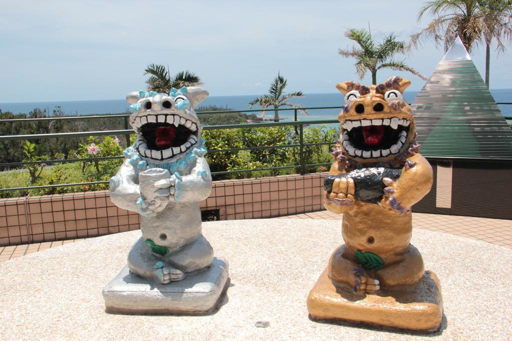 Okinawa Kariyushi Beach Resort Ocean Spa Онна Екстериор снимка