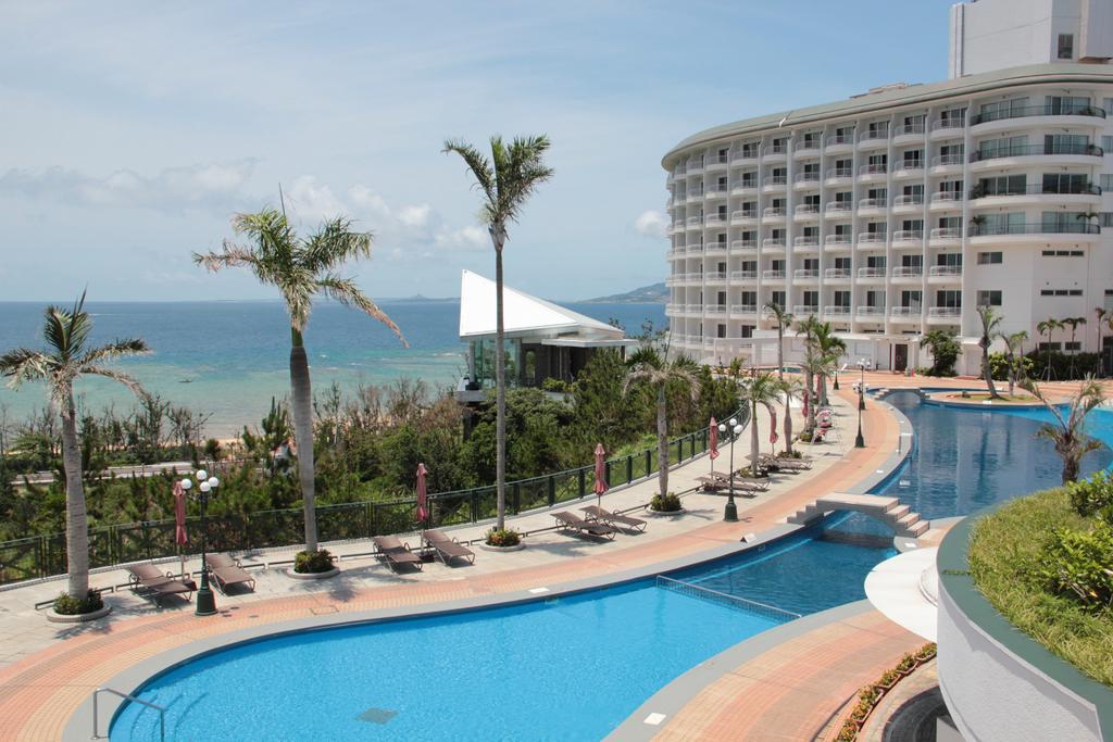 Okinawa Kariyushi Beach Resort Ocean Spa Онна Екстериор снимка