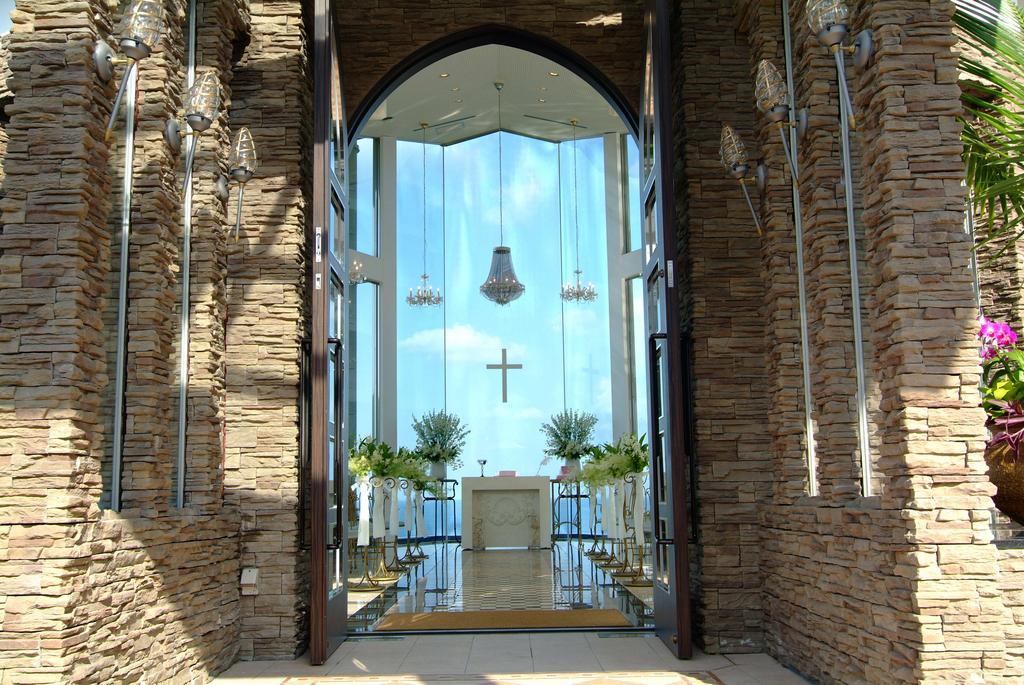 Okinawa Kariyushi Beach Resort Ocean Spa Онна Екстериор снимка