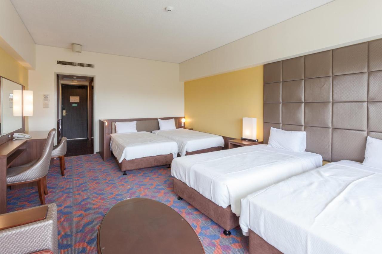 Okinawa Kariyushi Beach Resort Ocean Spa Онна Екстериор снимка