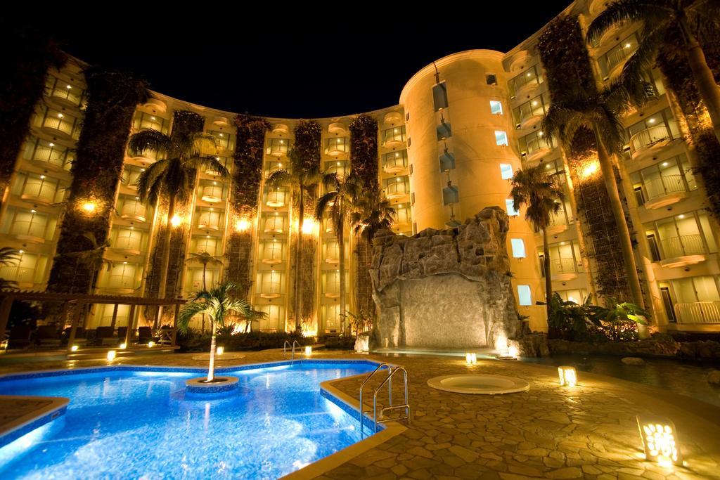 Okinawa Kariyushi Beach Resort Ocean Spa Онна Екстериор снимка