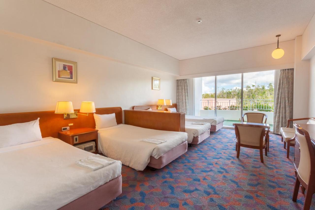 Okinawa Kariyushi Beach Resort Ocean Spa Онна Екстериор снимка