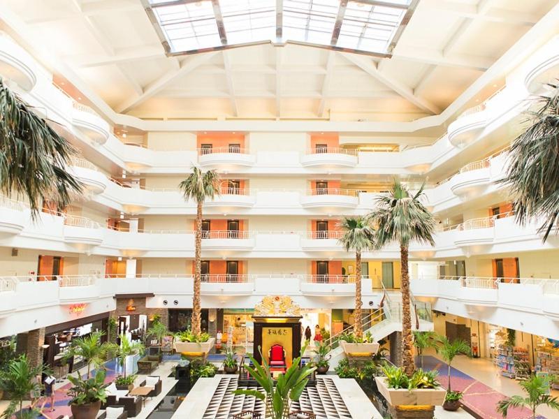 Okinawa Kariyushi Beach Resort Ocean Spa Онна Екстериор снимка